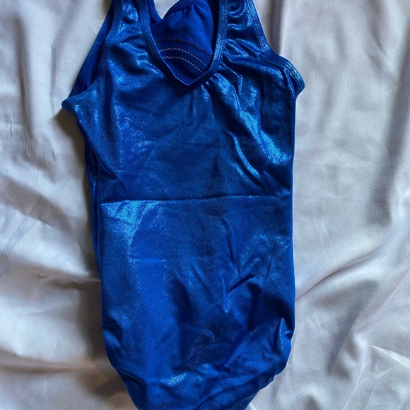 Leo CM - Picture 2 of 2